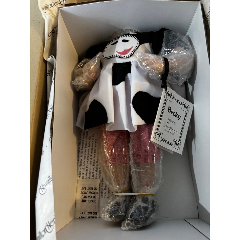 Hamilton Collection Becky Doll Bets van Boxel Sculpted 1993 Porcelain Cow Outfit - Picture 5 of 8